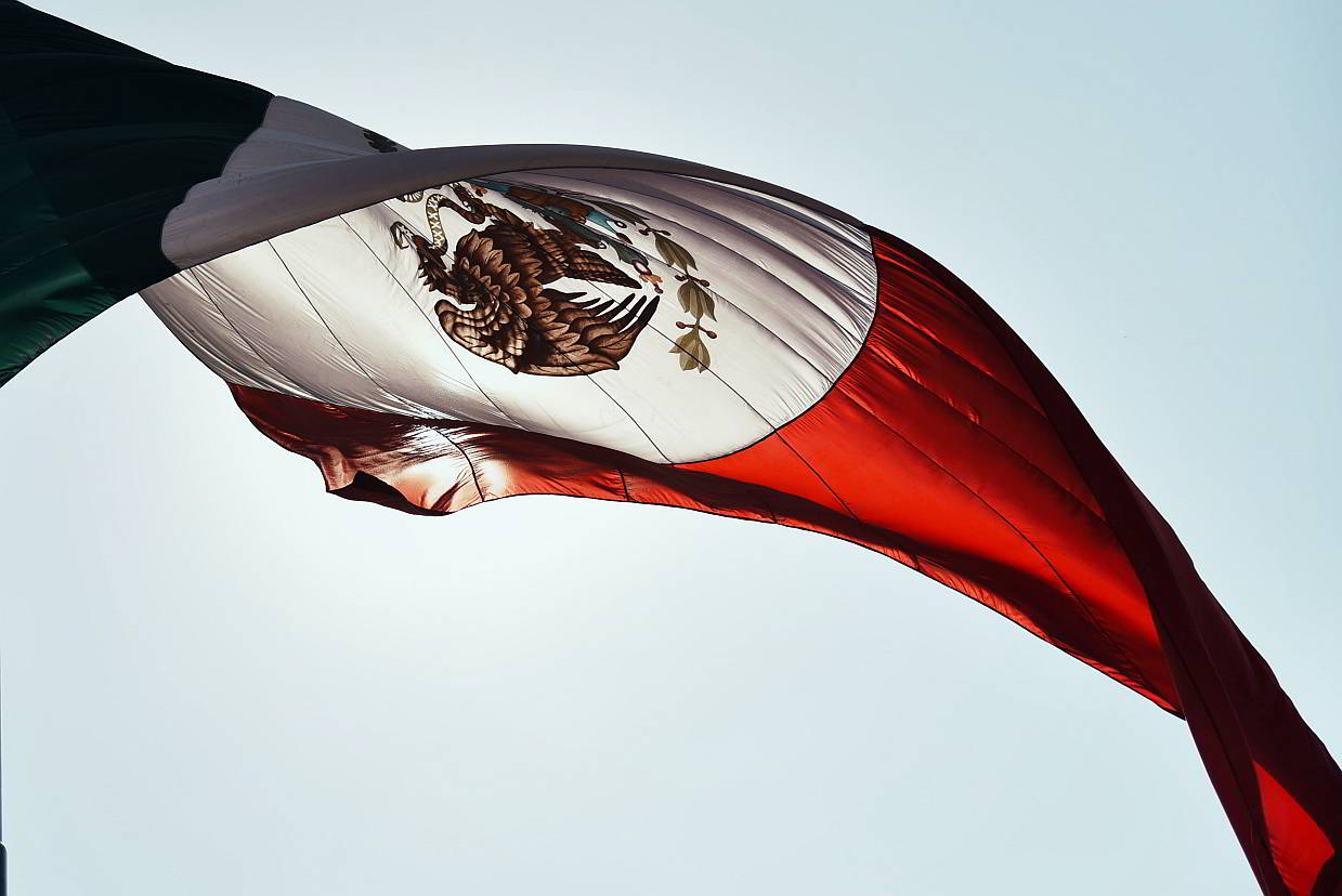 Historia de la bandera de México - Cátedra Uno